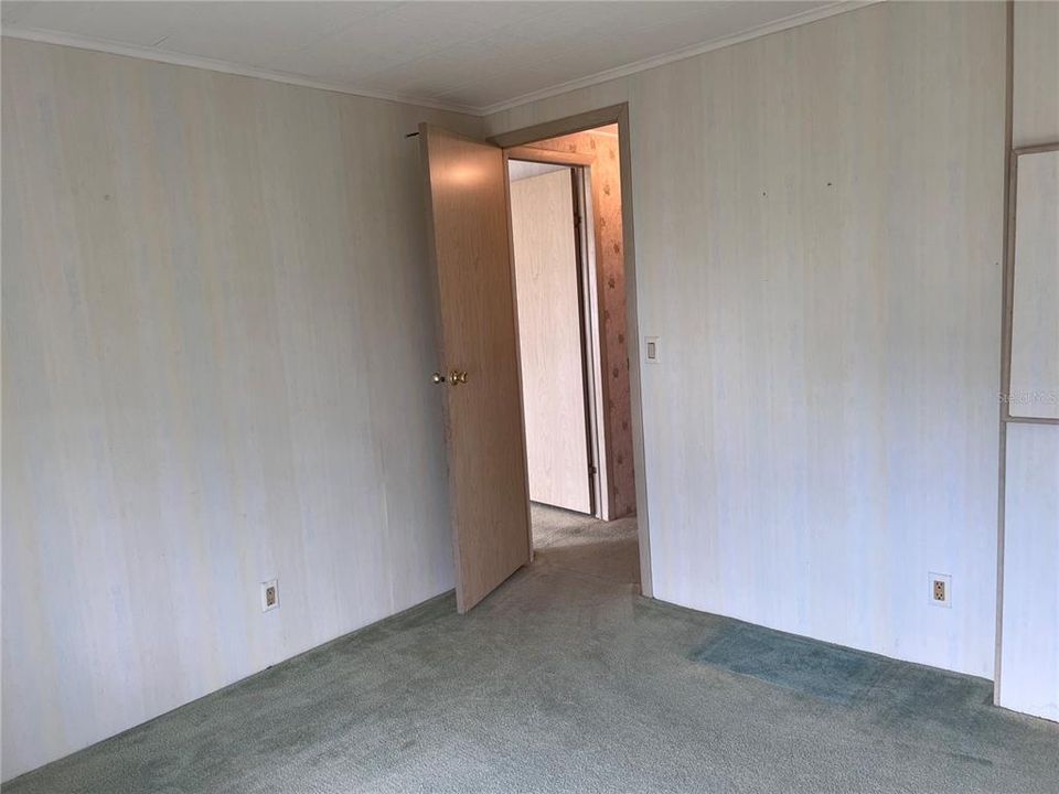 For Sale: $100,000 (2 beds, 2 baths, 863 Square Feet)