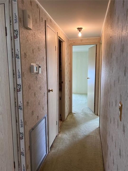 For Sale: $100,000 (2 beds, 2 baths, 863 Square Feet)