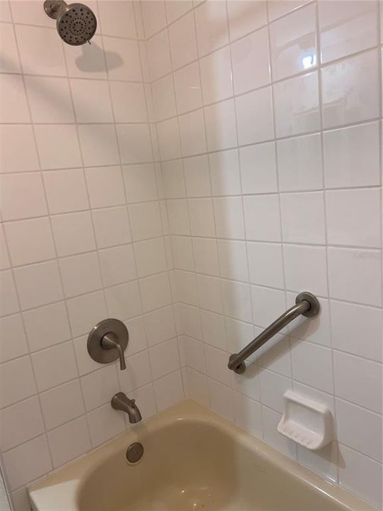 For Sale: $100,000 (2 beds, 2 baths, 863 Square Feet)