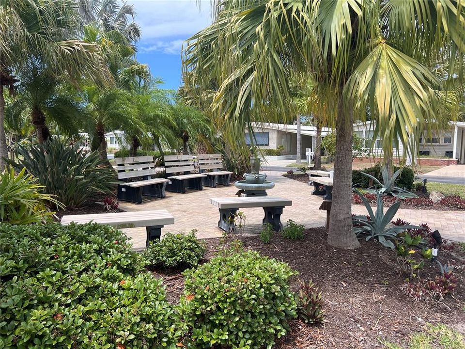 For Sale: $100,000 (2 beds, 2 baths, 863 Square Feet)