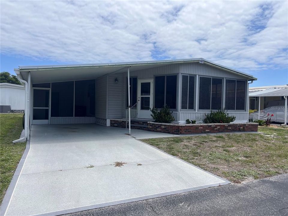 For Sale: $100,000 (2 beds, 2 baths, 863 Square Feet)