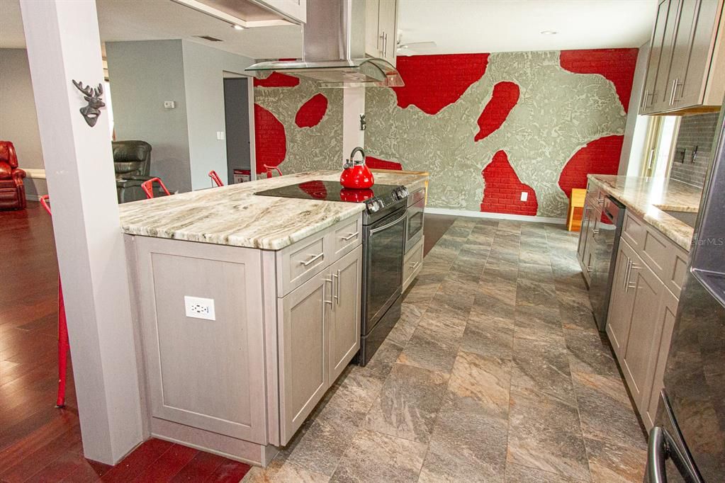 For Sale: $485,000 (2 beds, 2 baths, 1540 Square Feet)