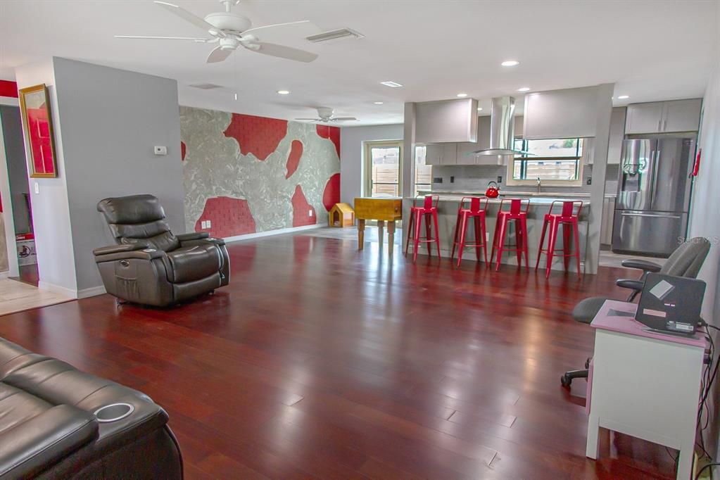 For Sale: $485,000 (2 beds, 2 baths, 1540 Square Feet)
