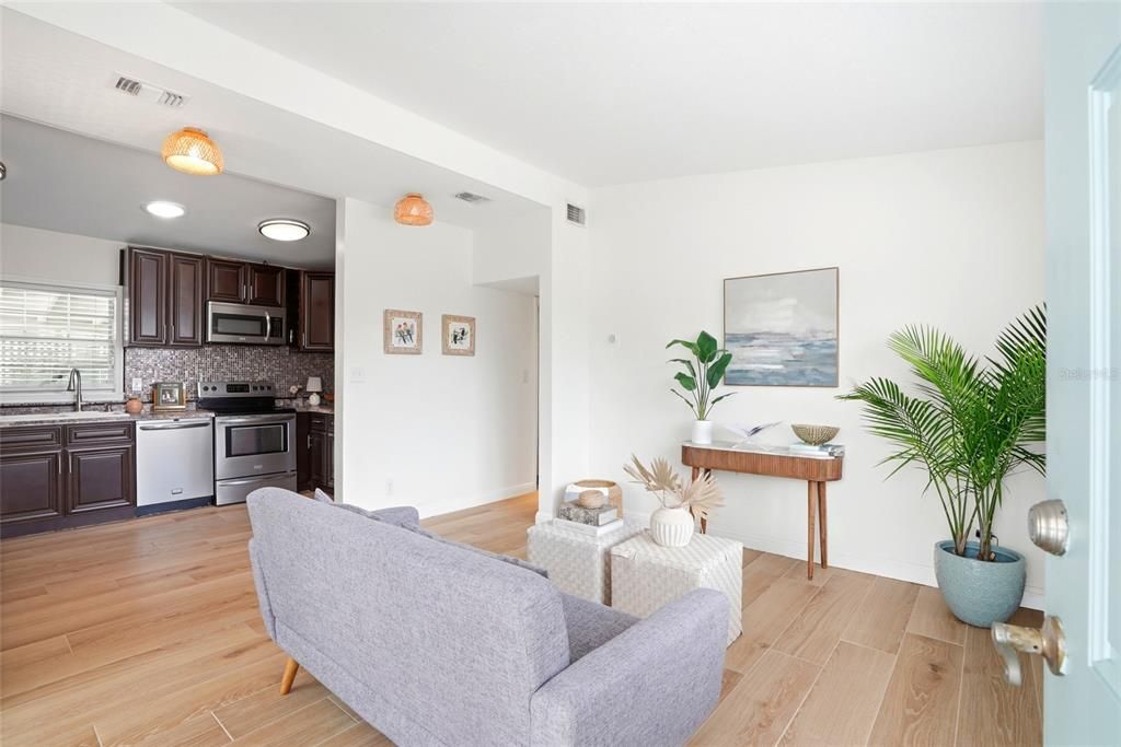 En Venta: $299,900 (2 camas, 1 baños, 849 Pies cuadrados)