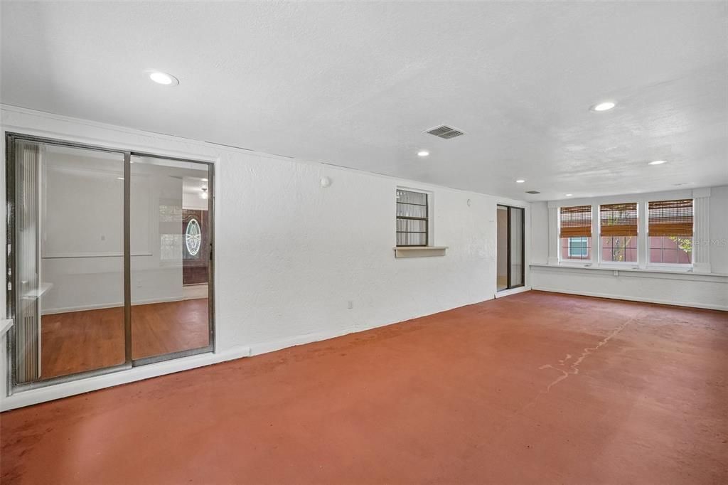 На продажу: $325,000 (3 спален, 2 ванн, 1942 Квадратных фут)