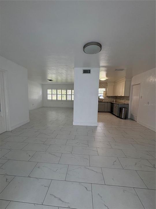 For Rent: $2,800 (3 beds, 2 baths, 1277 Square Feet)