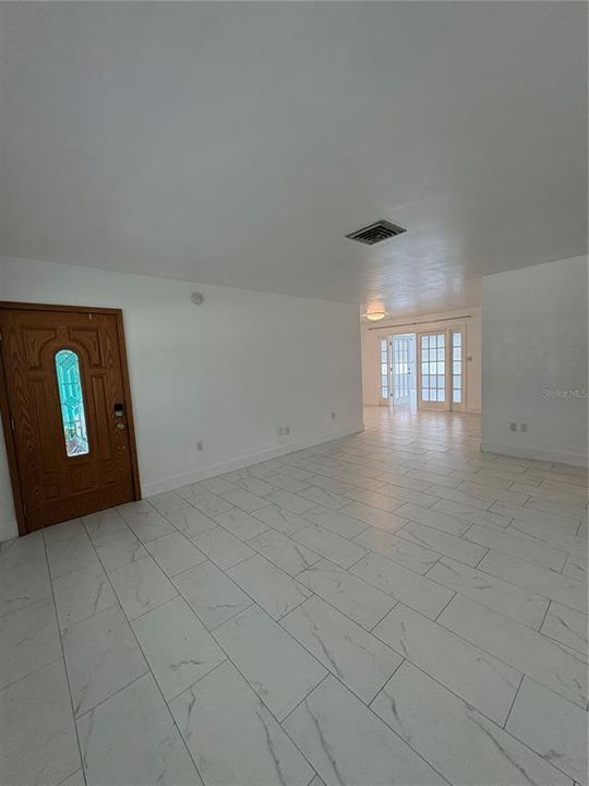 For Rent: $2,800 (3 beds, 2 baths, 1277 Square Feet)