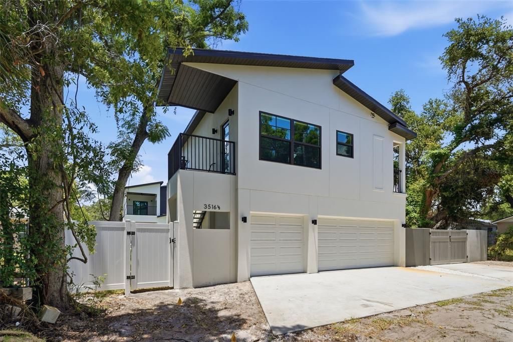 For Sale: $1,250,000 (4 beds, 2 baths, 3345 Square Feet)