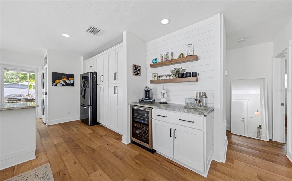 待售: $579,900 (2 贝兹, 1 浴室, 1104 平方英尺)