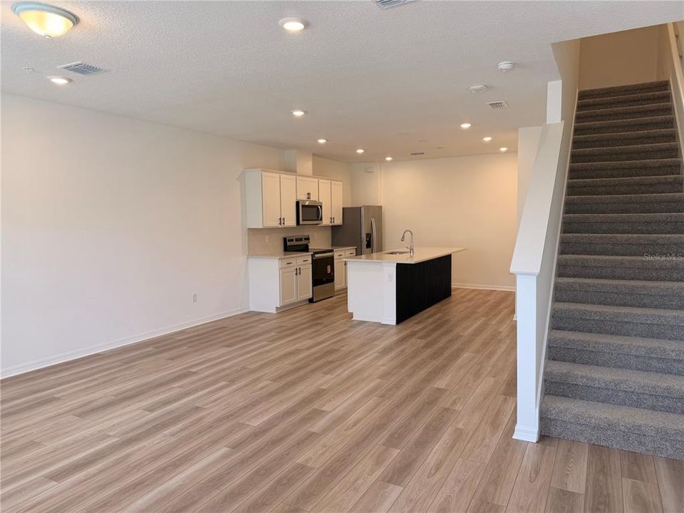 В аренду: $2,600 (3 спален, 2 ванн, 1683 Квадратных фут)