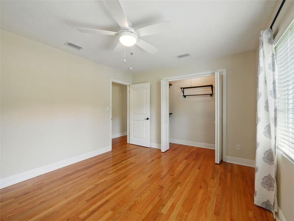 For Rent: $2,400 (2 beds, 1 baths, 1314 Square Feet)