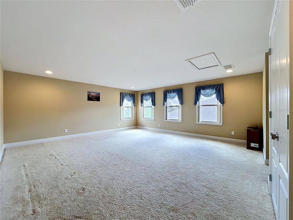 For Sale: $810,000 (4 beds, 3 baths, 3675 Square Feet)