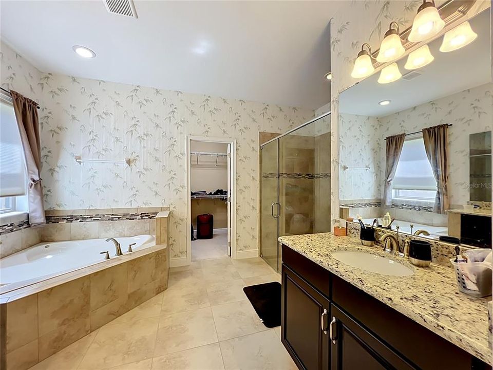 For Sale: $810,000 (4 beds, 3 baths, 3675 Square Feet)