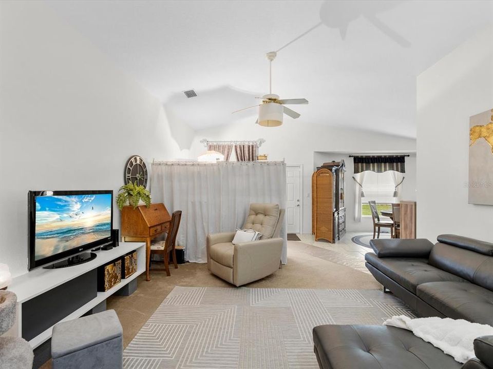 For Sale: $285,000 (3 beds, 2 baths, 1430 Square Feet)