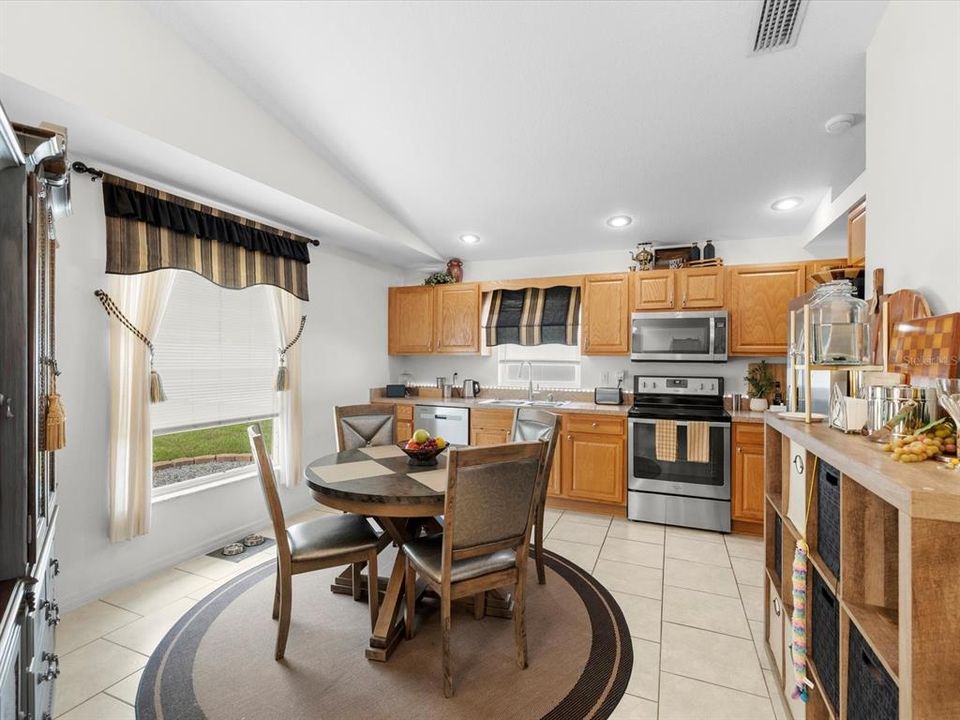 For Sale: $285,000 (3 beds, 2 baths, 1430 Square Feet)