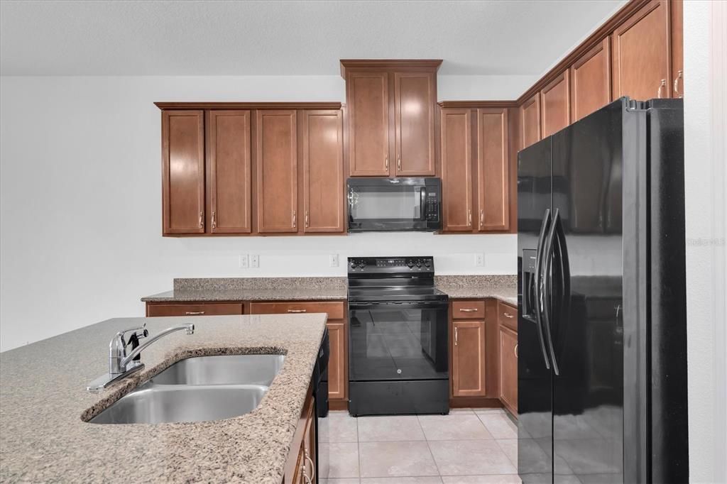 For Rent: $2,650 (3 beds, 2 baths, 1420 Square Feet)