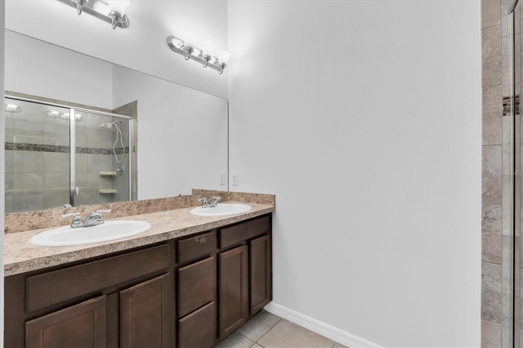 For Rent: $2,650 (3 beds, 2 baths, 1420 Square Feet)