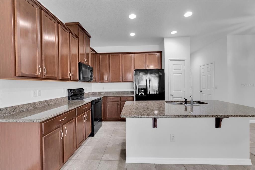 For Rent: $2,650 (3 beds, 2 baths, 1420 Square Feet)