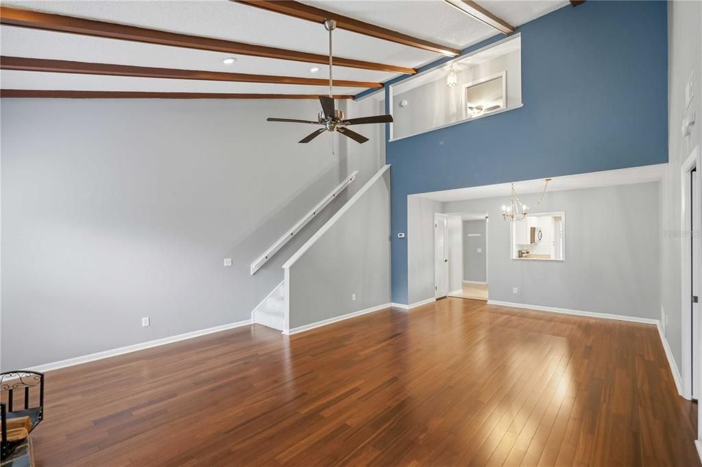 For Sale: $219,995 (2 beds, 2 baths, 1354 Square Feet)