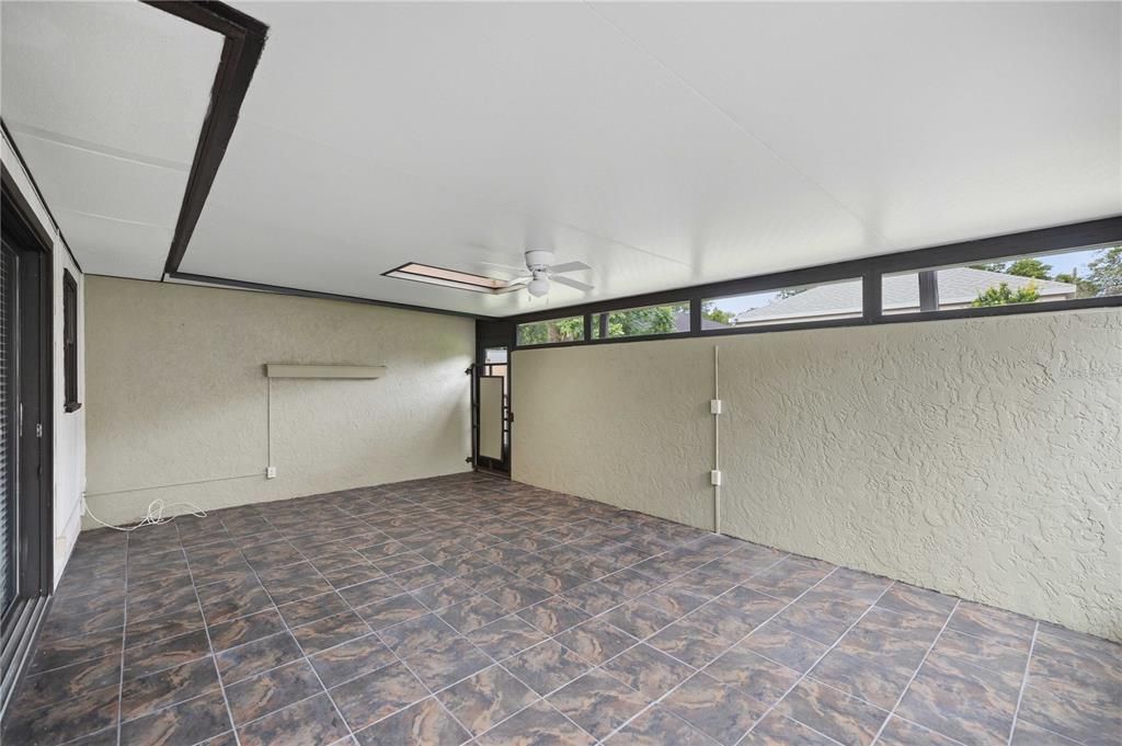 For Sale: $219,995 (2 beds, 2 baths, 1354 Square Feet)
