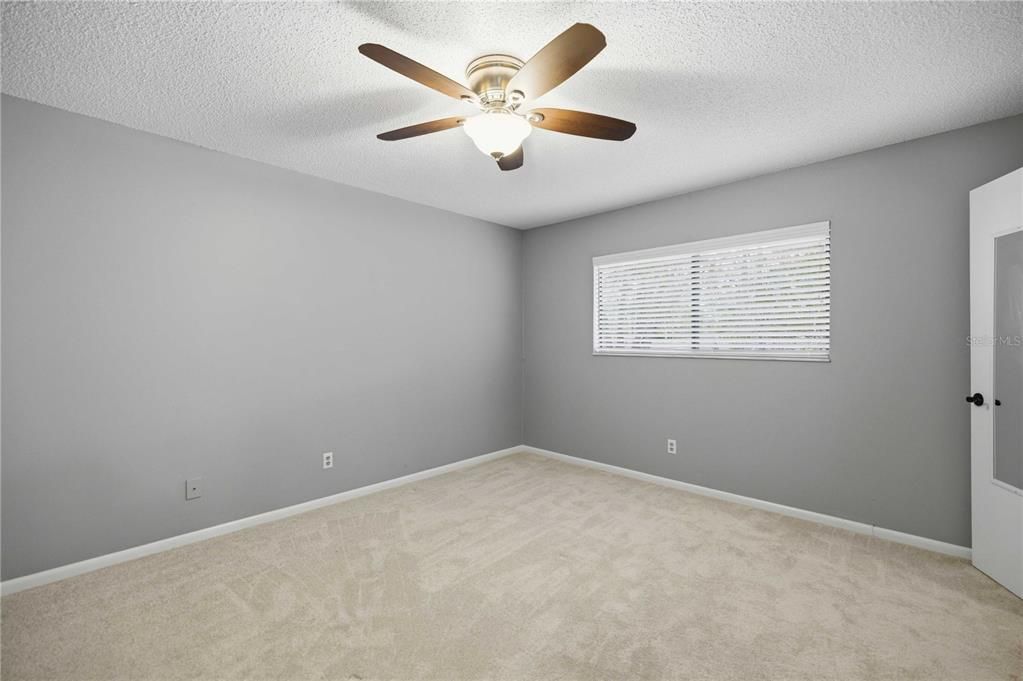 For Sale: $219,995 (2 beds, 2 baths, 1354 Square Feet)