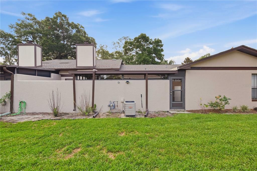 For Sale: $219,995 (2 beds, 2 baths, 1354 Square Feet)