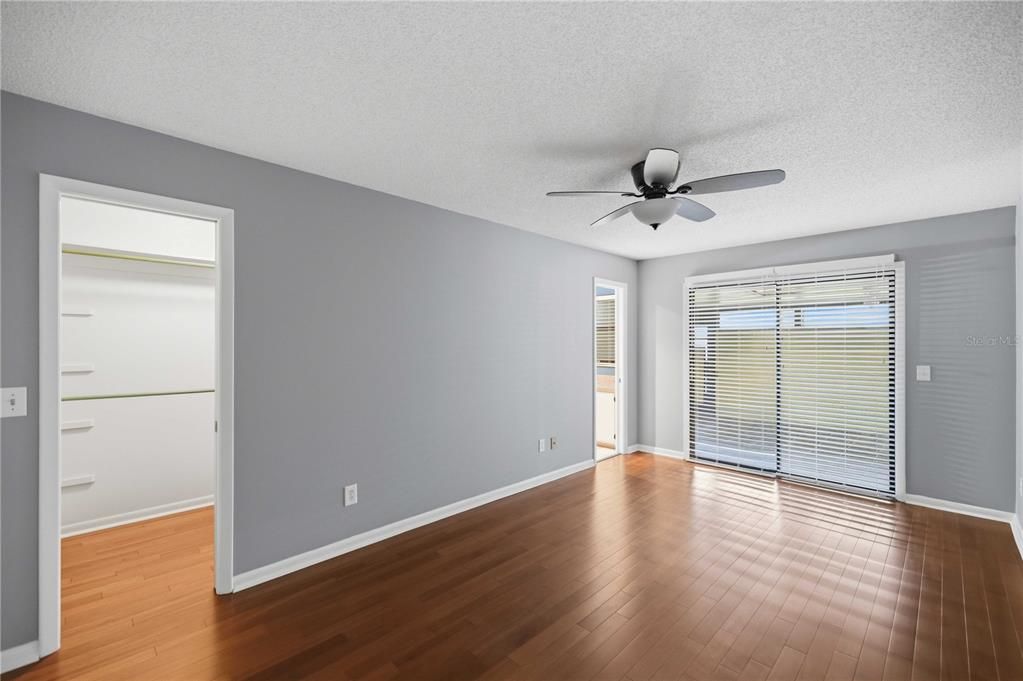 For Sale: $219,995 (2 beds, 2 baths, 1354 Square Feet)