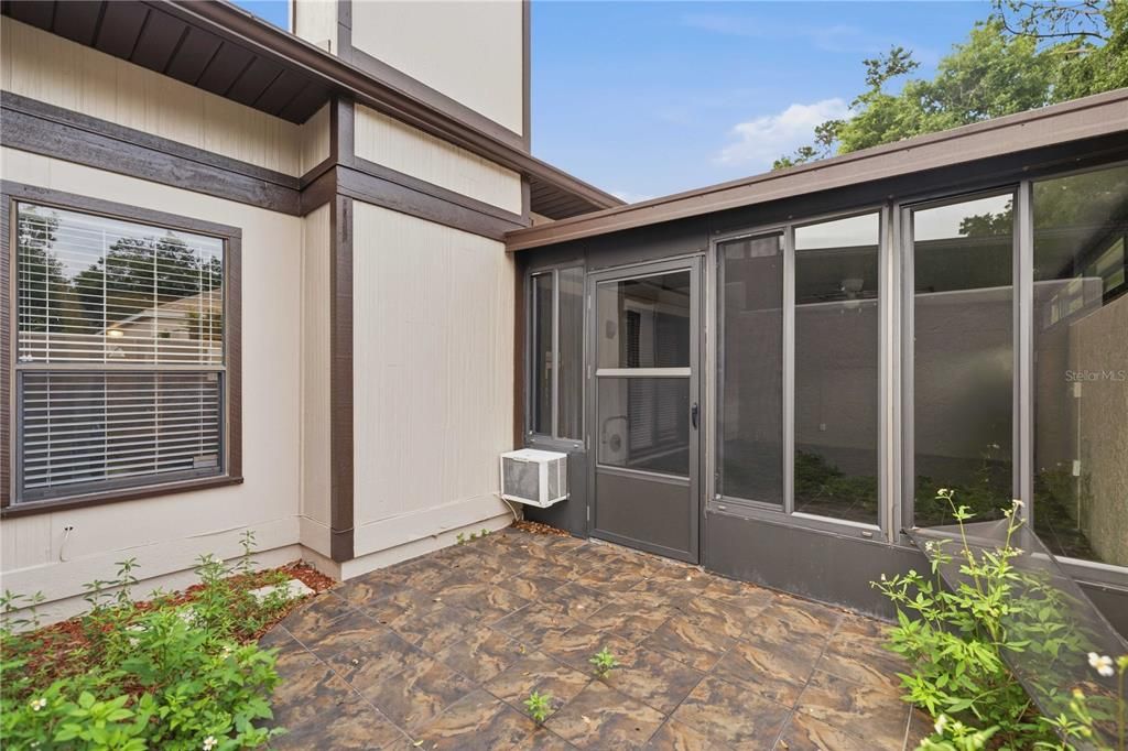 For Sale: $219,995 (2 beds, 2 baths, 1354 Square Feet)