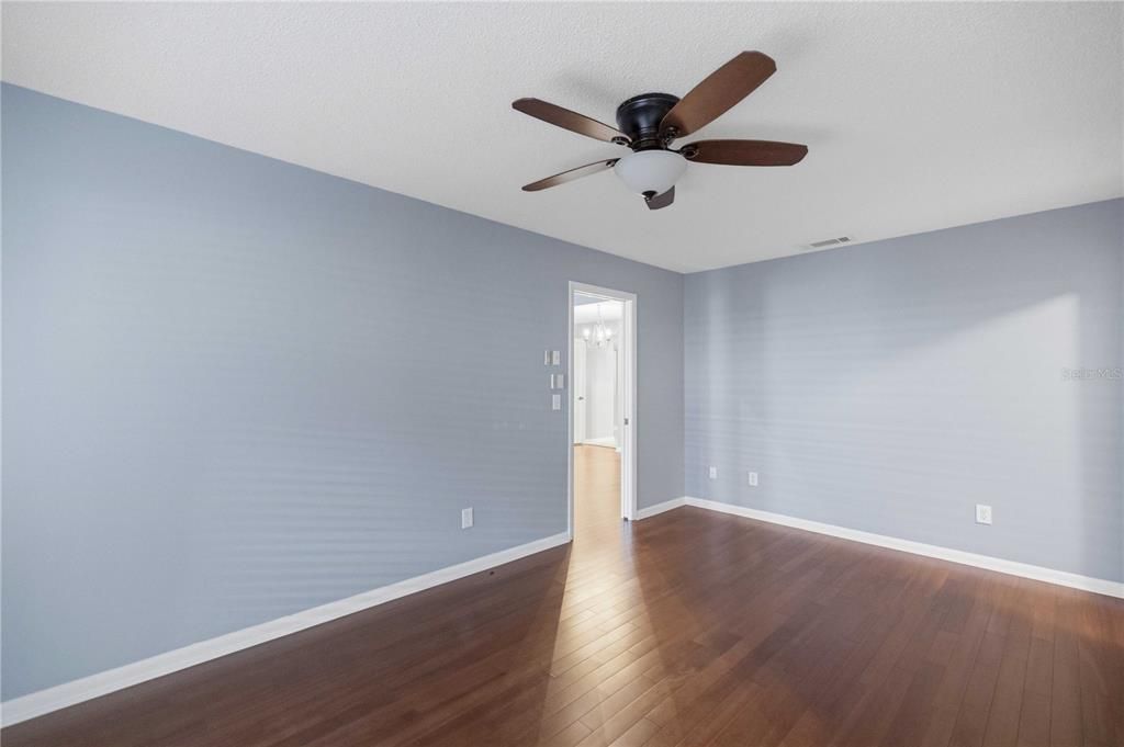 For Sale: $219,995 (2 beds, 2 baths, 1354 Square Feet)