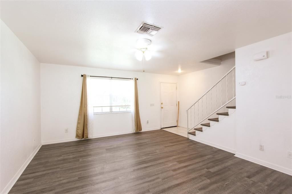 For Sale: $489,900 (4 beds, 2 baths, 2160 Square Feet)