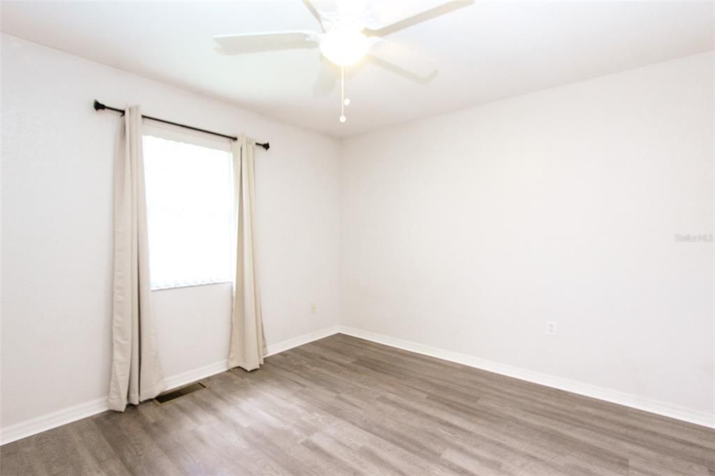 For Sale: $489,900 (4 beds, 2 baths, 2160 Square Feet)
