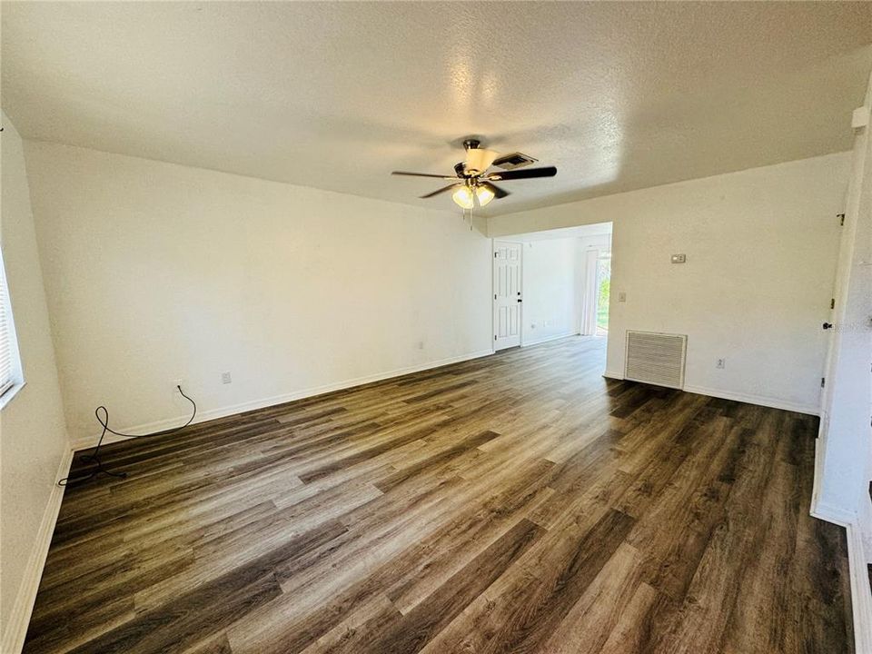 For Sale: $489,900 (4 beds, 2 baths, 2160 Square Feet)