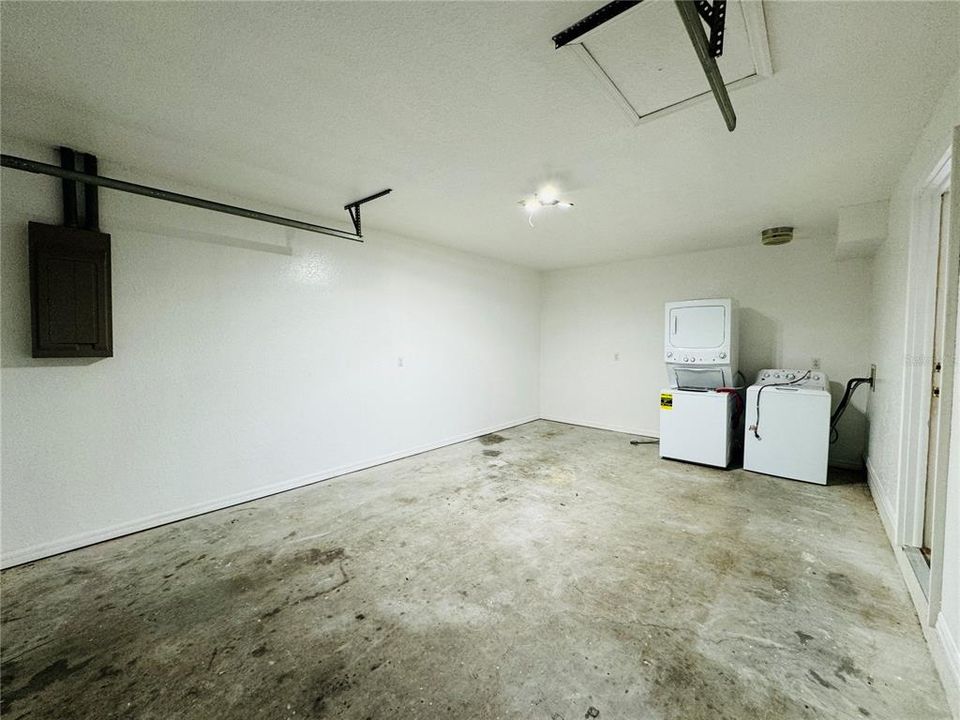 For Sale: $489,900 (4 beds, 2 baths, 2160 Square Feet)