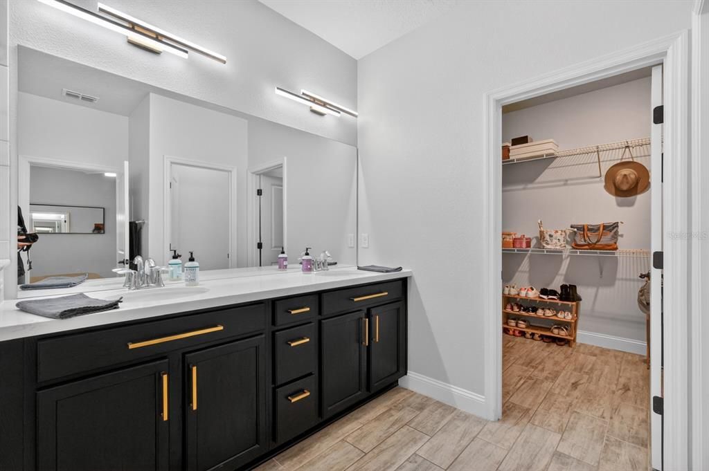 For Sale: $549,000 (4 beds, 3 baths, 2381 Square Feet)