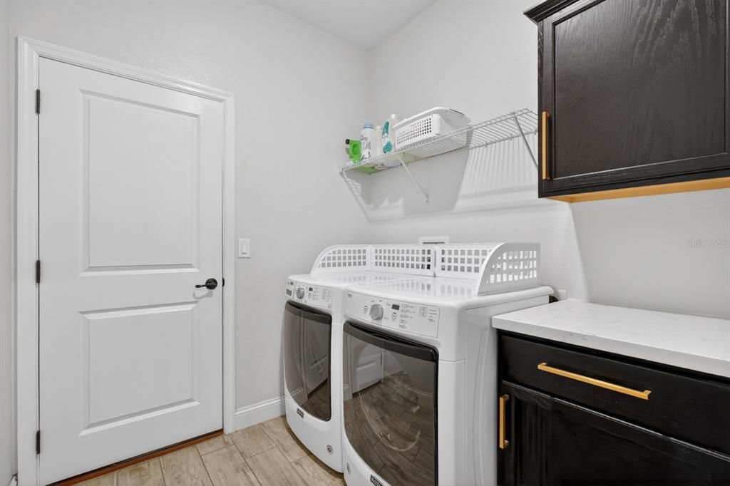 For Sale: $549,000 (4 beds, 3 baths, 2381 Square Feet)