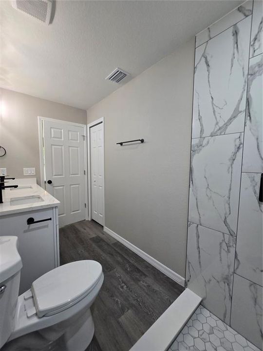 For Sale: $255,000 (3 beds, 2 baths, 1380 Square Feet)