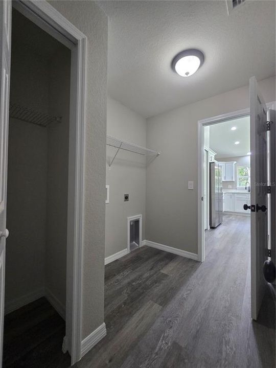 For Sale: $255,000 (3 beds, 2 baths, 1380 Square Feet)