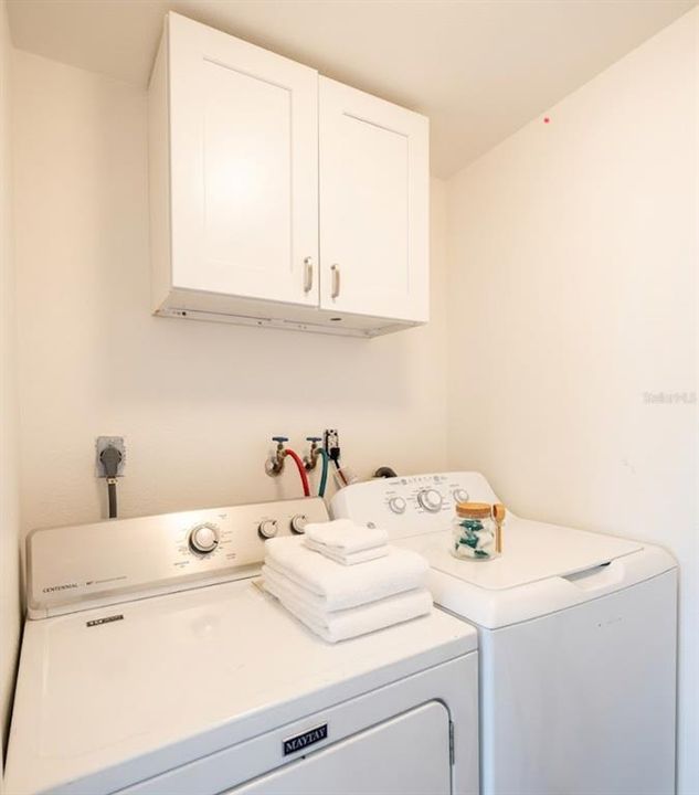 For Sale: $549,000 (6 beds, 0 baths, 2060 Square Feet)