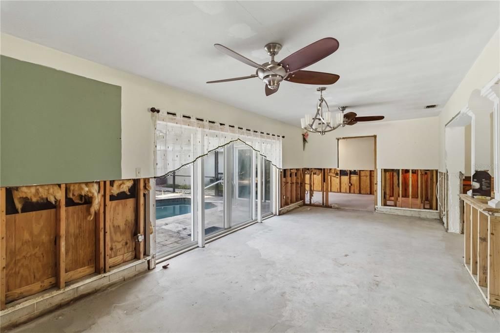待售: $902,000 (0.30 acres)