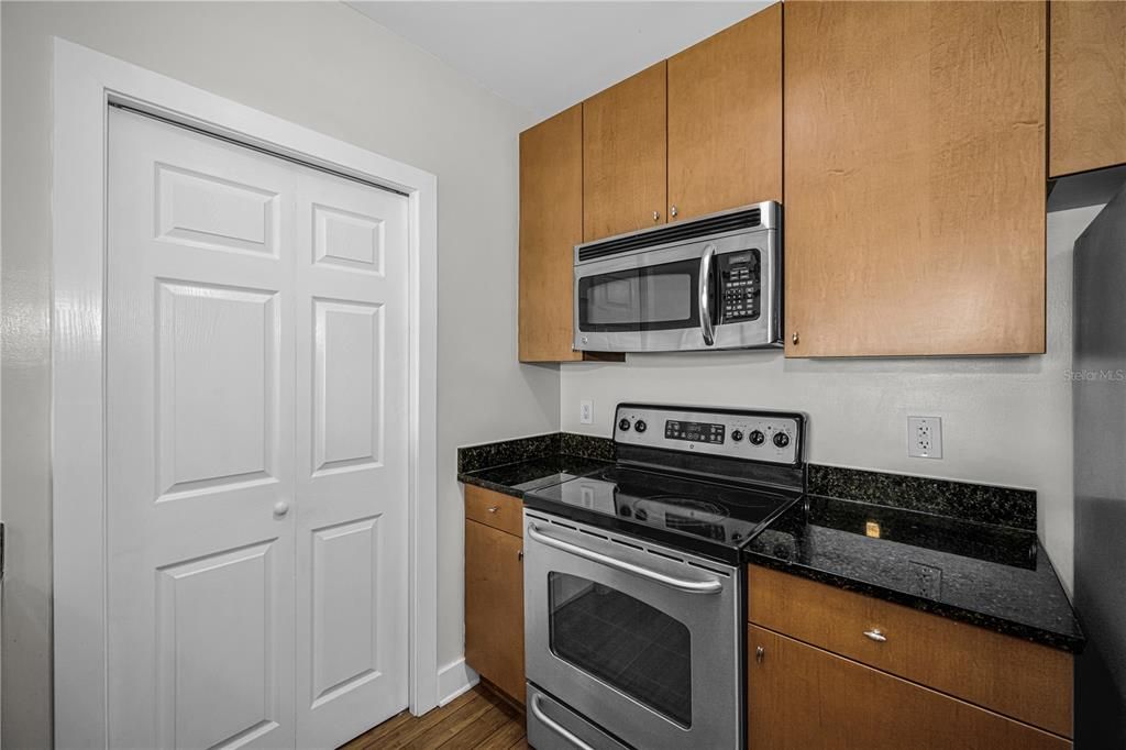 For Rent: $3,300 (2 beds, 2 baths, 1367 Square Feet)