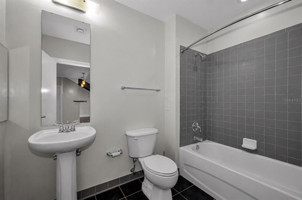 For Rent: $3,300 (2 beds, 2 baths, 1367 Square Feet)