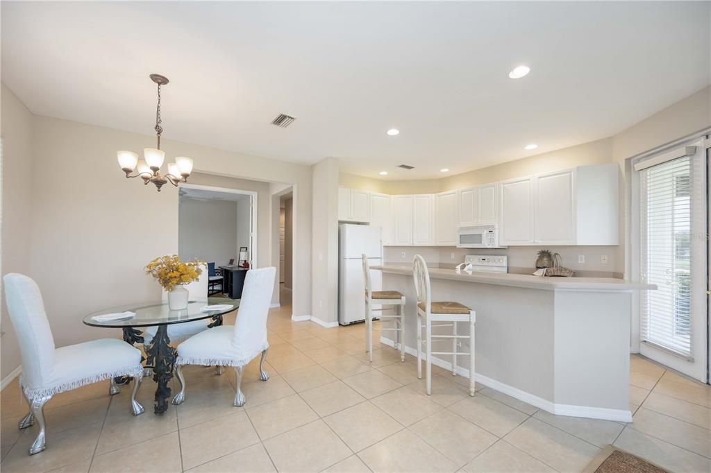 For Sale: $244,999 (2 beds, 2 baths, 1448 Square Feet)