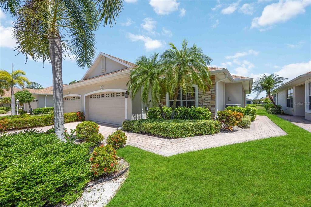 For Sale: $244,999 (2 beds, 2 baths, 1448 Square Feet)