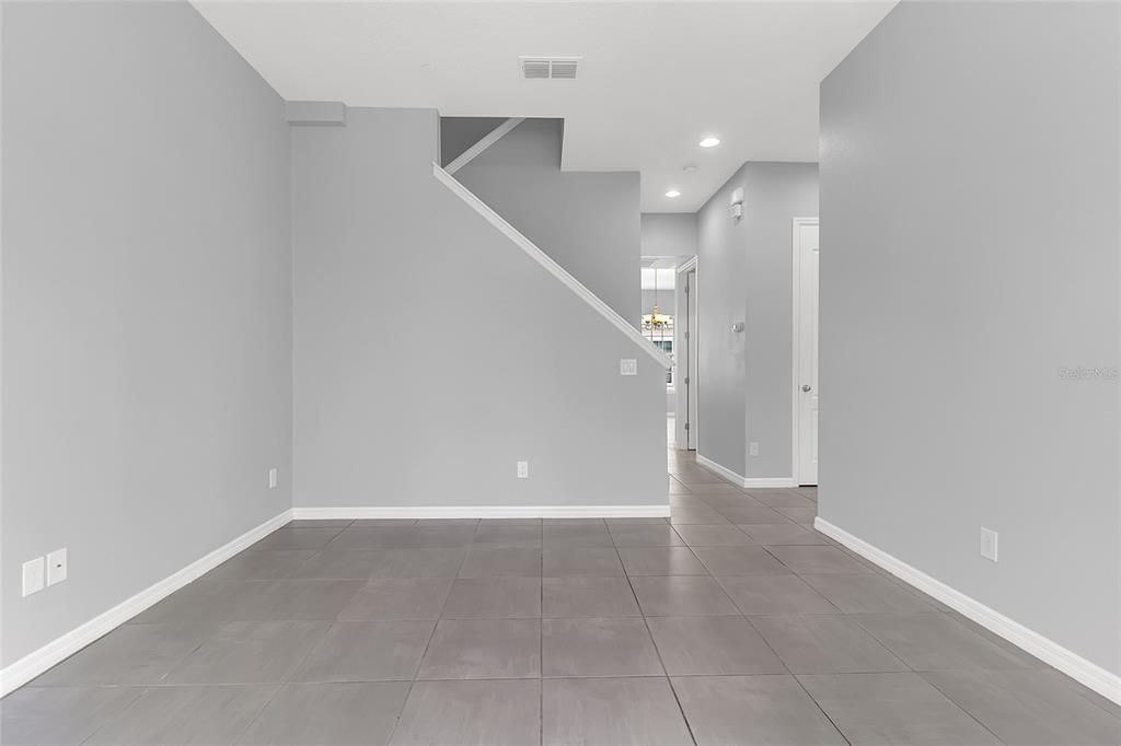 For Sale: $399,000 (3 beds, 3 baths, 1742 Square Feet)