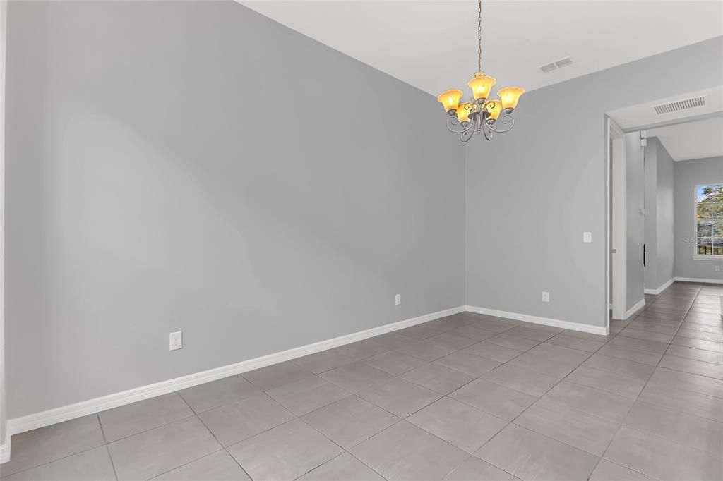 For Sale: $399,000 (3 beds, 3 baths, 1742 Square Feet)