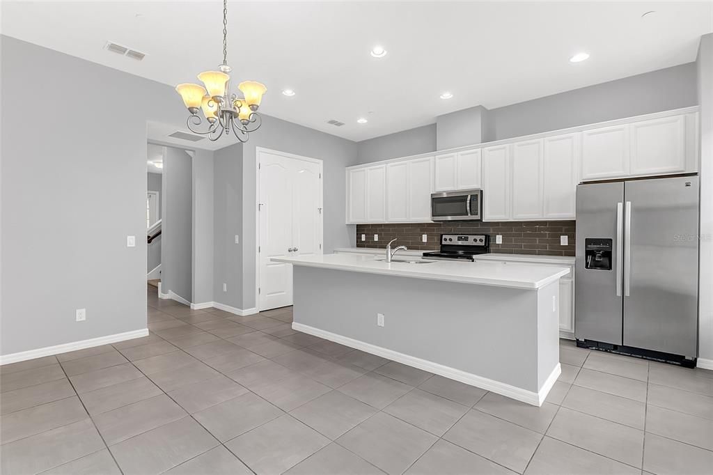 For Sale: $399,000 (3 beds, 3 baths, 1742 Square Feet)