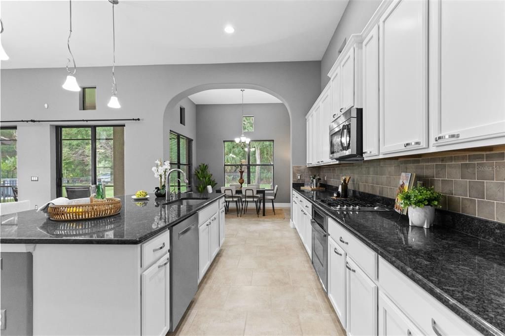 For Sale: $625,000 (4 beds, 3 baths, 3192 Square Feet)
