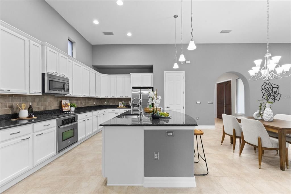 For Sale: $625,000 (4 beds, 3 baths, 3192 Square Feet)