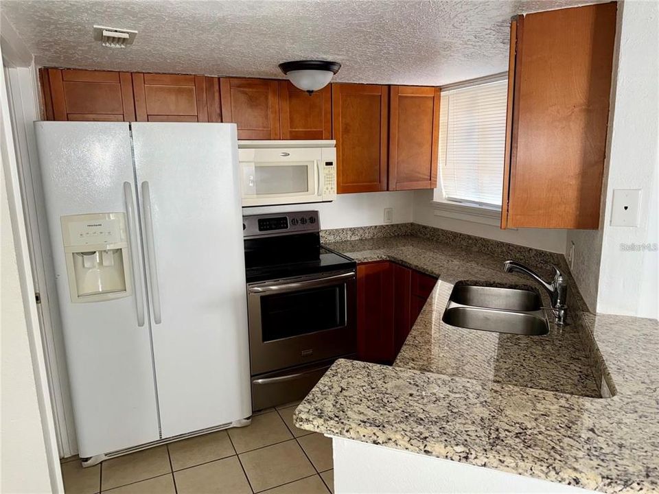 For Sale: $109,000 (1 beds, 1 baths, 660 Square Feet)
