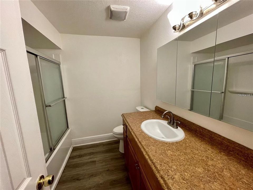 For Sale: $109,000 (1 beds, 1 baths, 660 Square Feet)